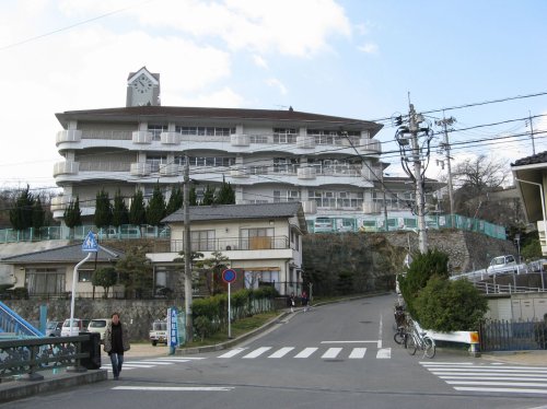 小学校　尾道市立日比崎小学校（小学校）まで1071m