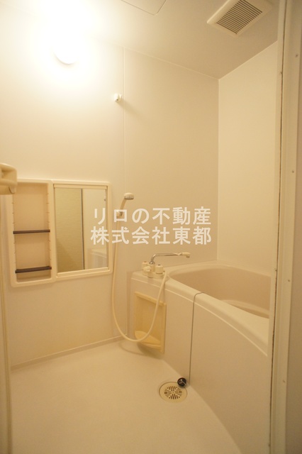 バス・シャワールーム　人気の浴槽付き☆快適にバスタイムをお過ごしいただけます♪