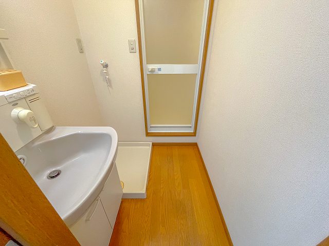洗面設備　独立洗面化粧台が付いています ※反転の場合がございます