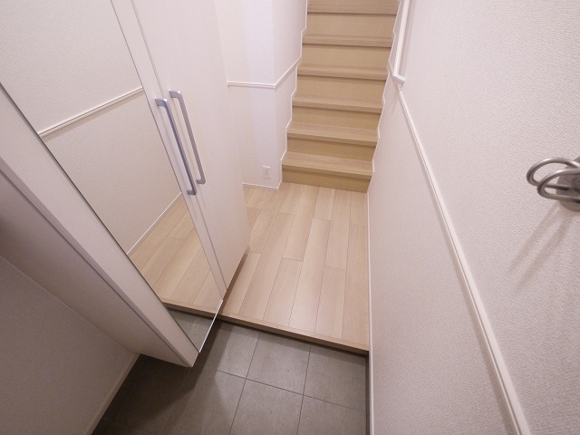 玄関　収納もある玄関です