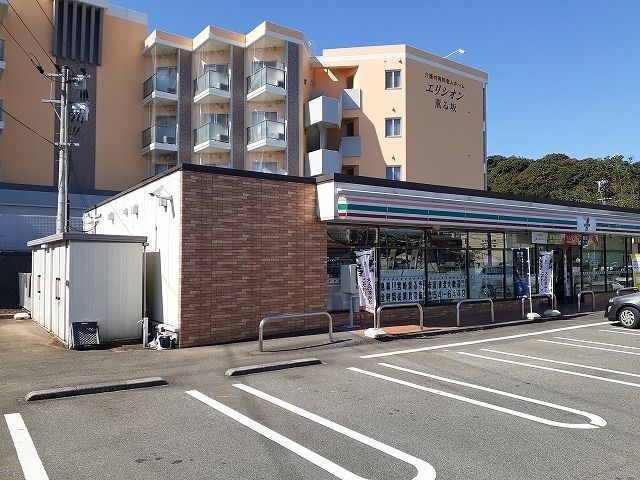 コンビニ　セブンイレブン宮崎薫る坂店（コンビニ）まで1100m