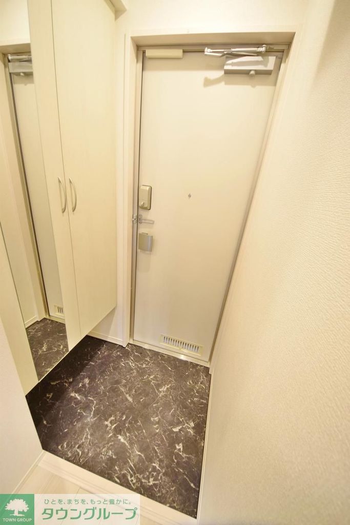 玄関　★お部屋探しは株式会社タウンハウジング東京まで★