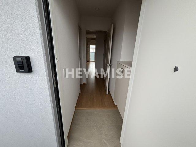 玄関　※別のお部屋の写真です。