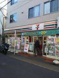 コンビニ　セブンイレブン学芸大学駅西口店（コンビニ）まで379m