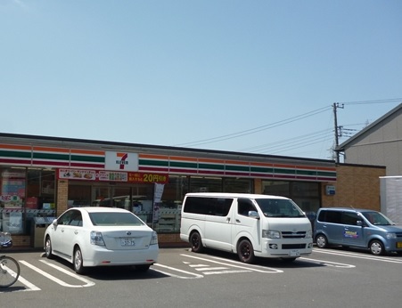 コンビニ　セブンイレブン（コンビニ）まで456m