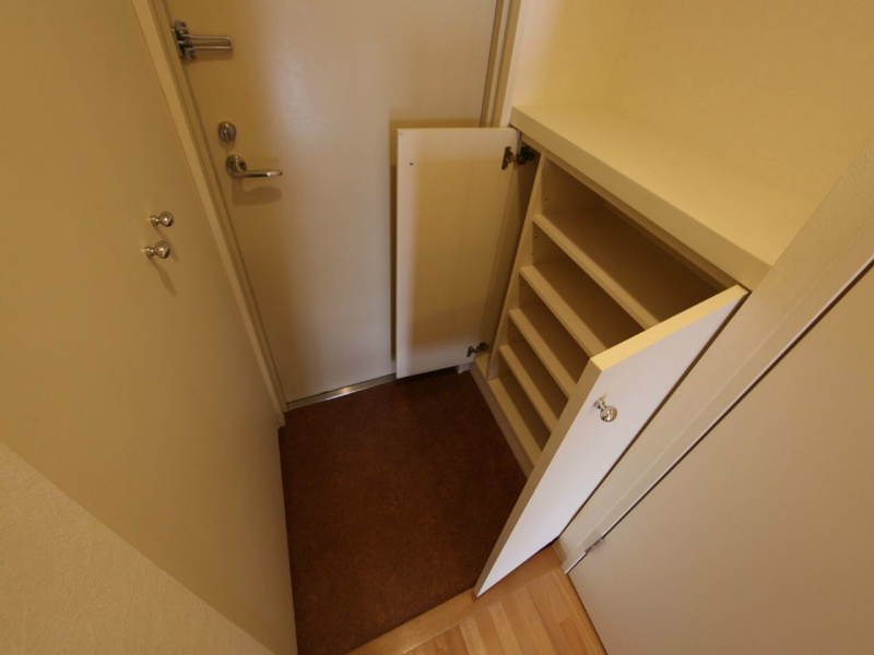 玄関　玄関　シューズボックス付