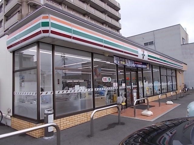 コンビニ　セブンイレブン岐阜東明見町店（コンビニ）まで1000m