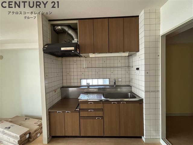 キッチン　壁付けキッチンでスペースを最大限有効活用できます！