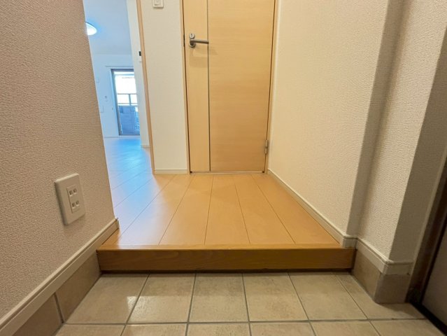 玄関　詳細は、RISUMO江坂本店までお問合せください♪