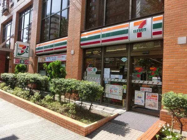 コンビニ　セブンイレブン（コンビニ）まで210m