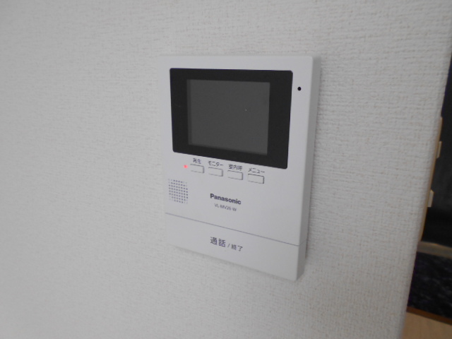 セキュリティ　TVモニターホンで急な来客時も安心ですね