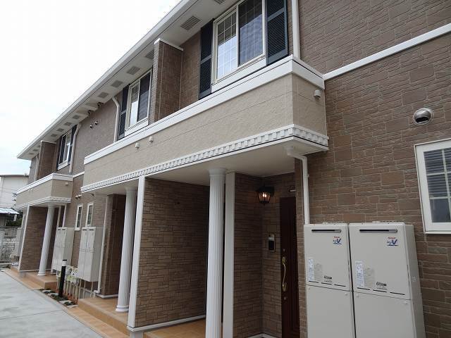 エントランス　落ち着いたエントランスです