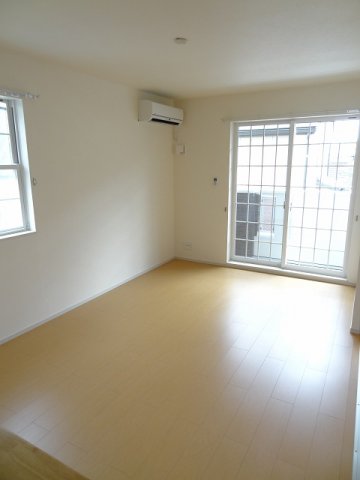 居室・リビング　こちらのリビングで趣味の時間をお楽しみください