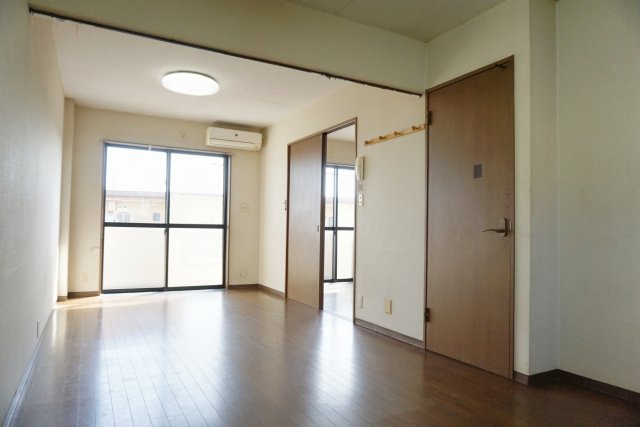 居室・リビング　ゆったり過ごせる居間です 同タイプ別室