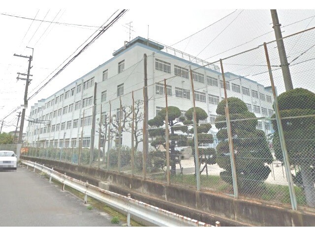 小学校　高槻市立若松小学校（小学校）まで504m
