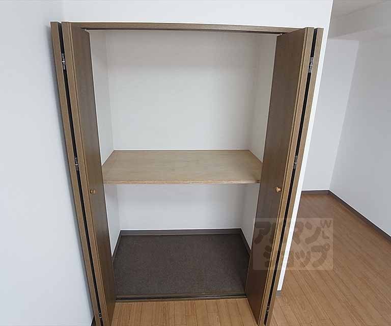 収納　洋室収納