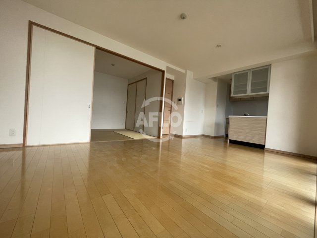 居室・リビング　リーガル福島駅前　リビング