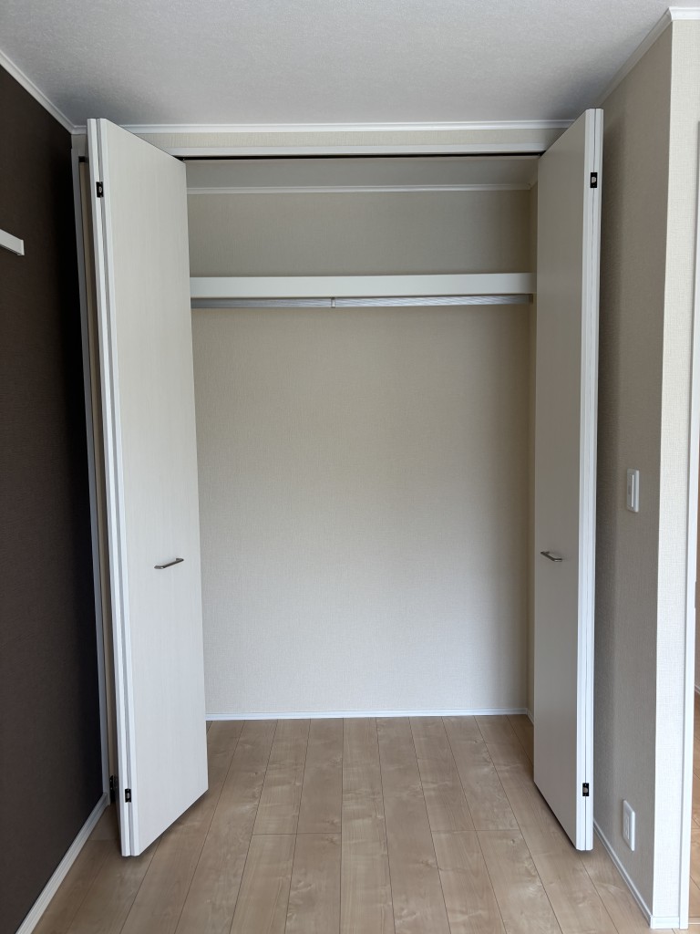 収納　奥行ワイド　クローゼット