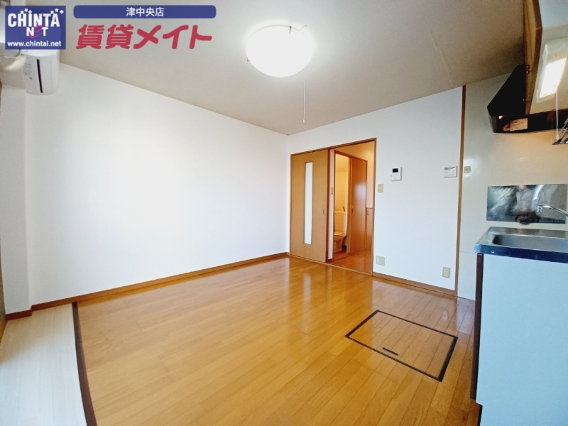 居室・リビング　同型参考写真