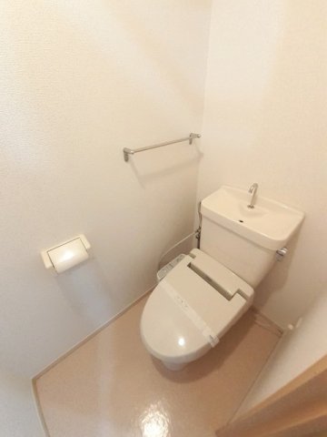 トイレ　トイレもきれいです