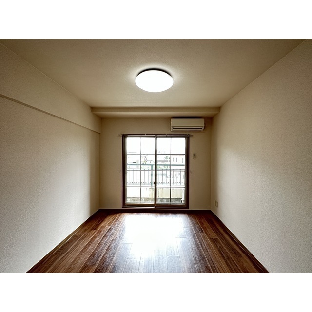 居室・リビング　同タイプのお部屋の写真です
