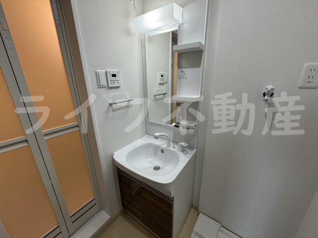 洗面設備　スペースが確保できる洗面所です