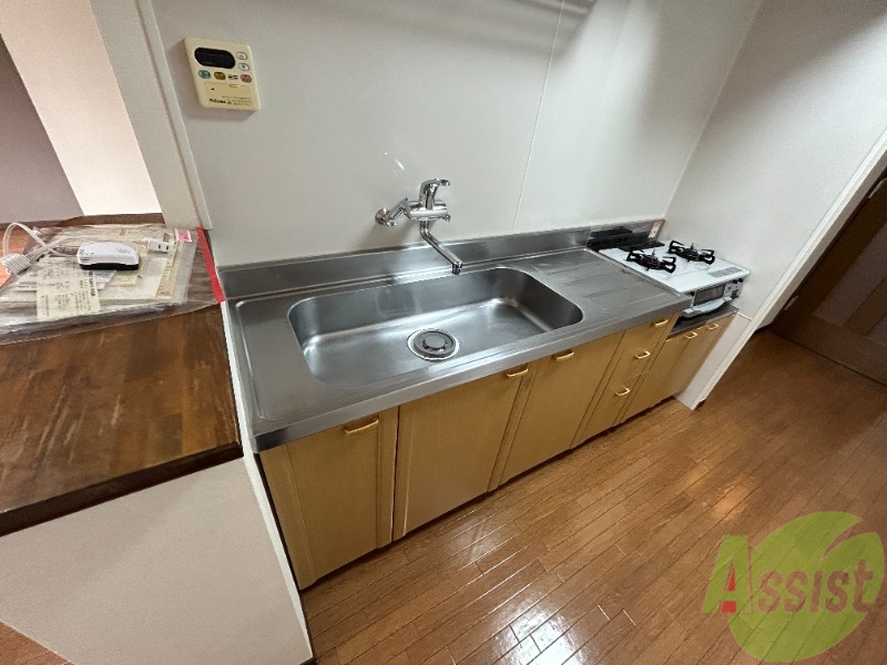 キッチン　ガスコンロが設置されています。すぐに使えますね。