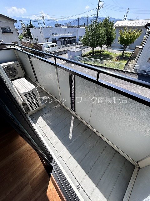 バルコニー　参考：202号室（内装・設備が異なる場合があります。）