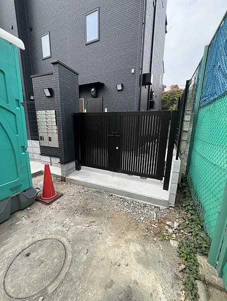 エントランス　庭