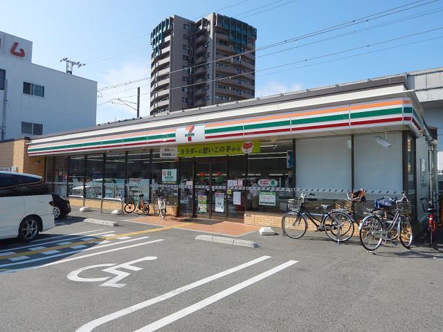 コンビニ　セブンイレブン大阪桑津1丁目店（コンビニ）まで117m