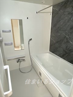 バス・シャワールーム　ゆったり一坪の浴室、追い焚き・浴室暖房乾燥機あり