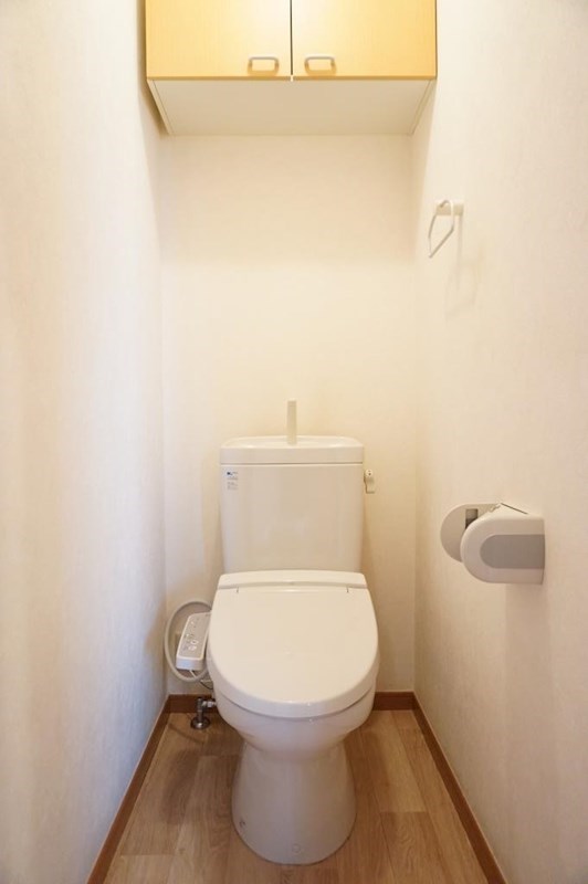 トイレ　トイレは快適な温水洗浄便座付