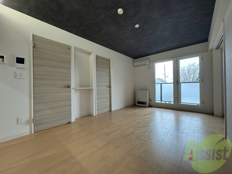 居室・リビング　広くてキレイなお部屋が広がっていて、充実した生活が送れそう。
