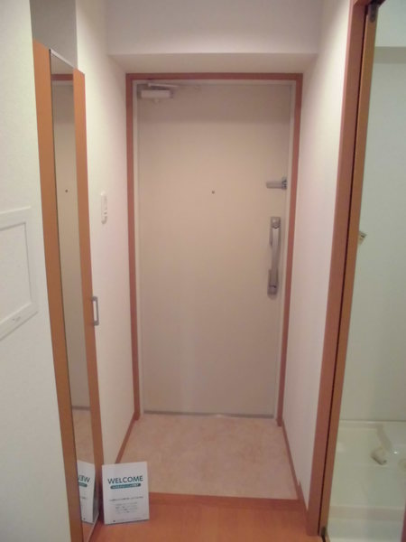 玄関　同タイプの他のお部屋