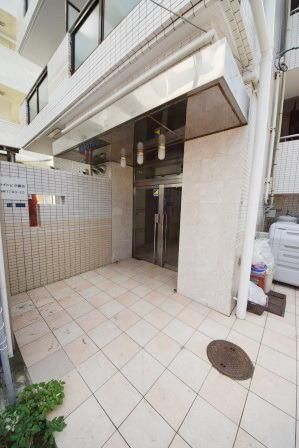 エントランス　★海まで1分・ペット可・事務所、店舗可★