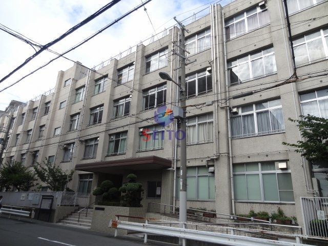 中学校　大阪市立大淀中学校（中学校）まで739m