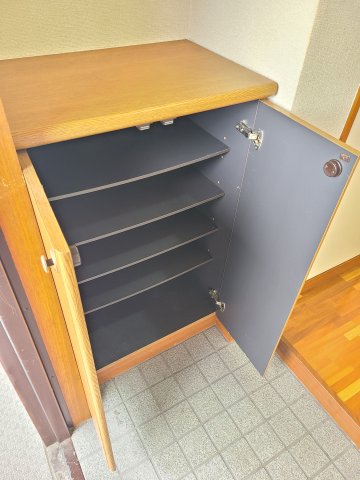 玄関　※同タイプの他のお部屋の写真となります。
