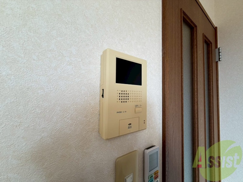 セキュリティ　ＴＶモニター付インターホンです。来客者の顔が見えるので安心！