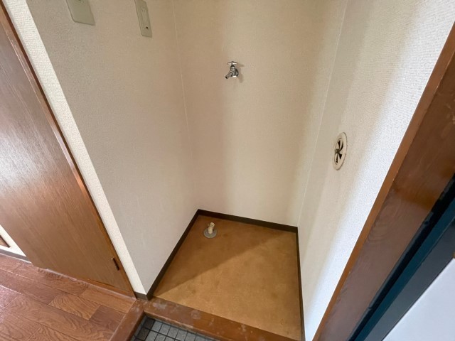 その他　写真は違う号室です。