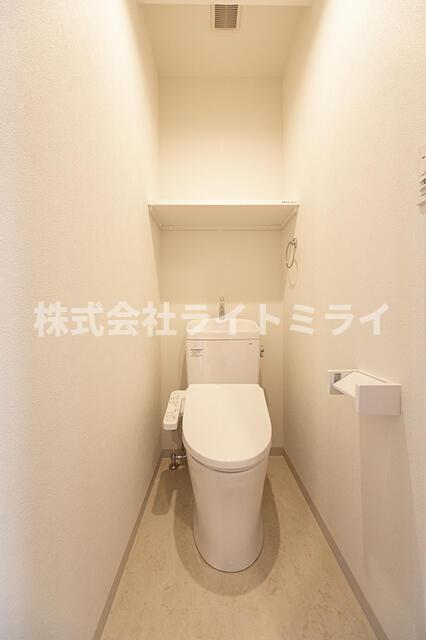 トイレ　※写真は同タイプ住戸です。