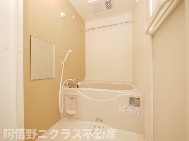 バス・シャワールーム　内装は別部屋の参考写真です。