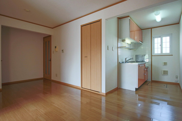 居室・リビング　同じ建物の別の部屋