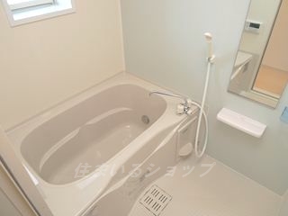 バス・シャワールーム　追い焚き・浴室暖房乾燥機・窓あり