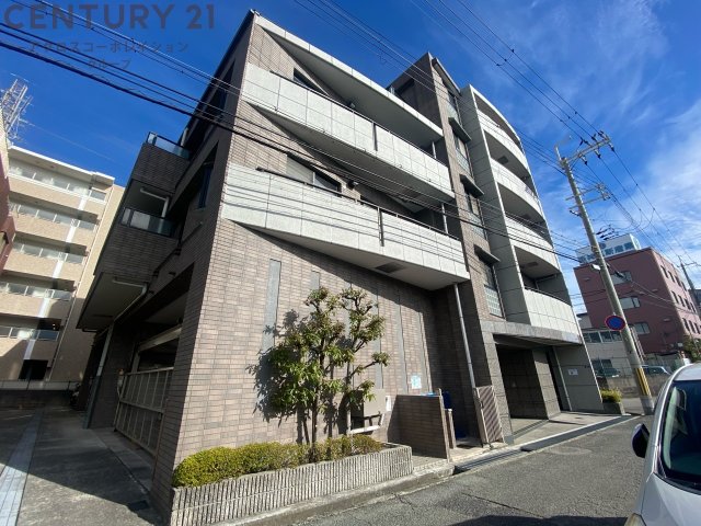 建物外観　オートロックで外部の人間が簡単に出入りできないため安心です。