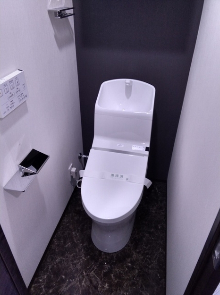 トイレ　【参考】同建物内の別のお部屋の画像です