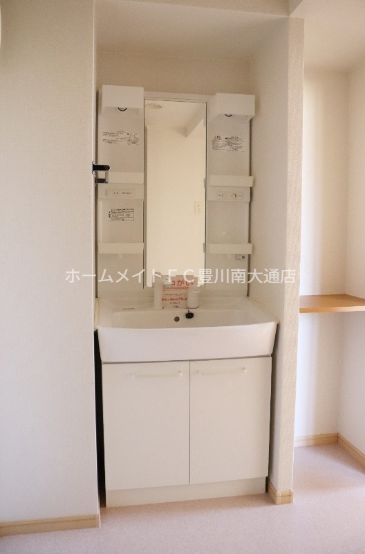 洗面設備　同型別部屋写真