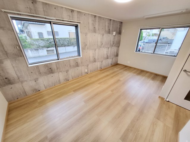 ＪＲ成田線 成田駅 バス乗車時間：10分 最寄りバス停で下車 徒歩2分 2階建 築4年のその他写真
