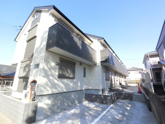 ＪＲ成田線 成田駅 バス乗車時間：10分 最寄りバス停で下車 徒歩2分 築4年