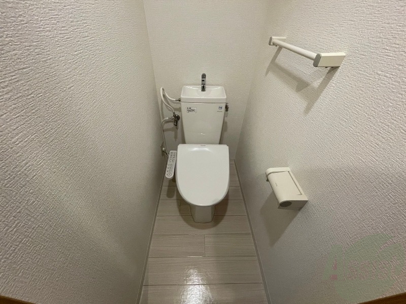 トイレ　ウォシュレット機能がついたトイレ。安心して使用できますね。