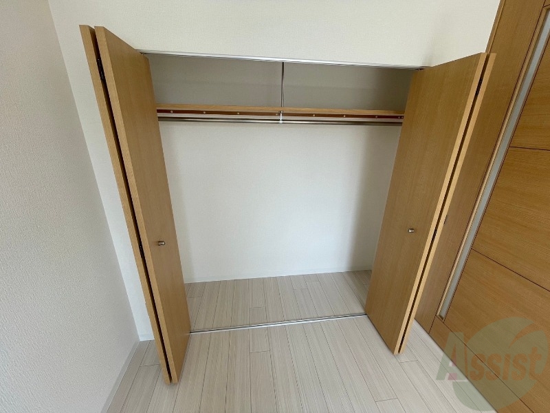 収納　寝室の収納です。部屋がすっきり片付きます。